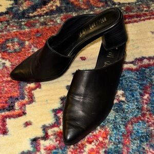 Mi, iM Black Leather Mules
